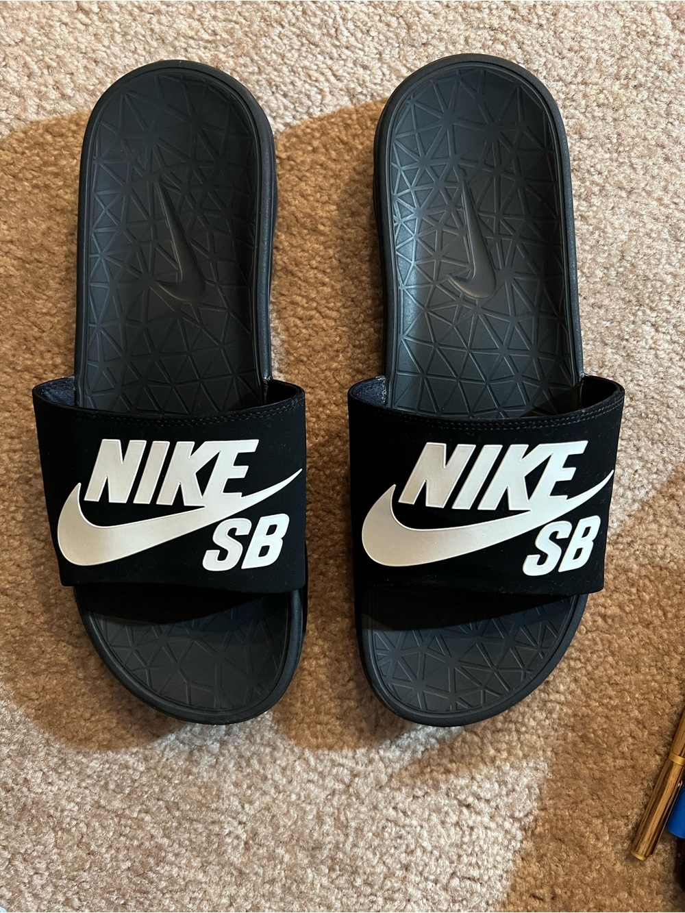 Nike SB Benassi Solarsoft Slides Sandals Black/White - Men's Size 14